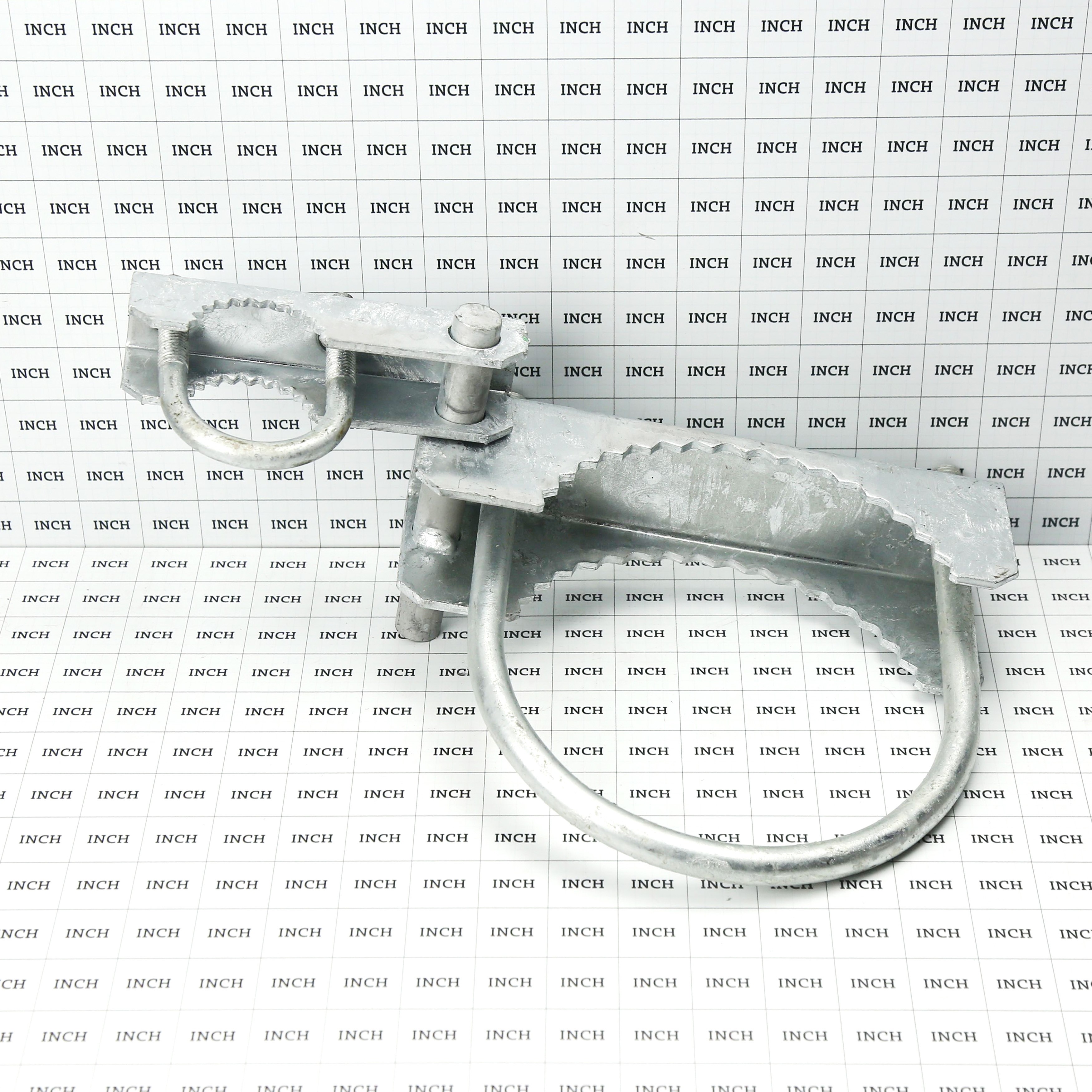 thumbnail image 2 of Heavy-Duty Pressed Steel Bulldog Hinge For Chain Link Gates (2-Pack, 6-5/8") 2 of 5