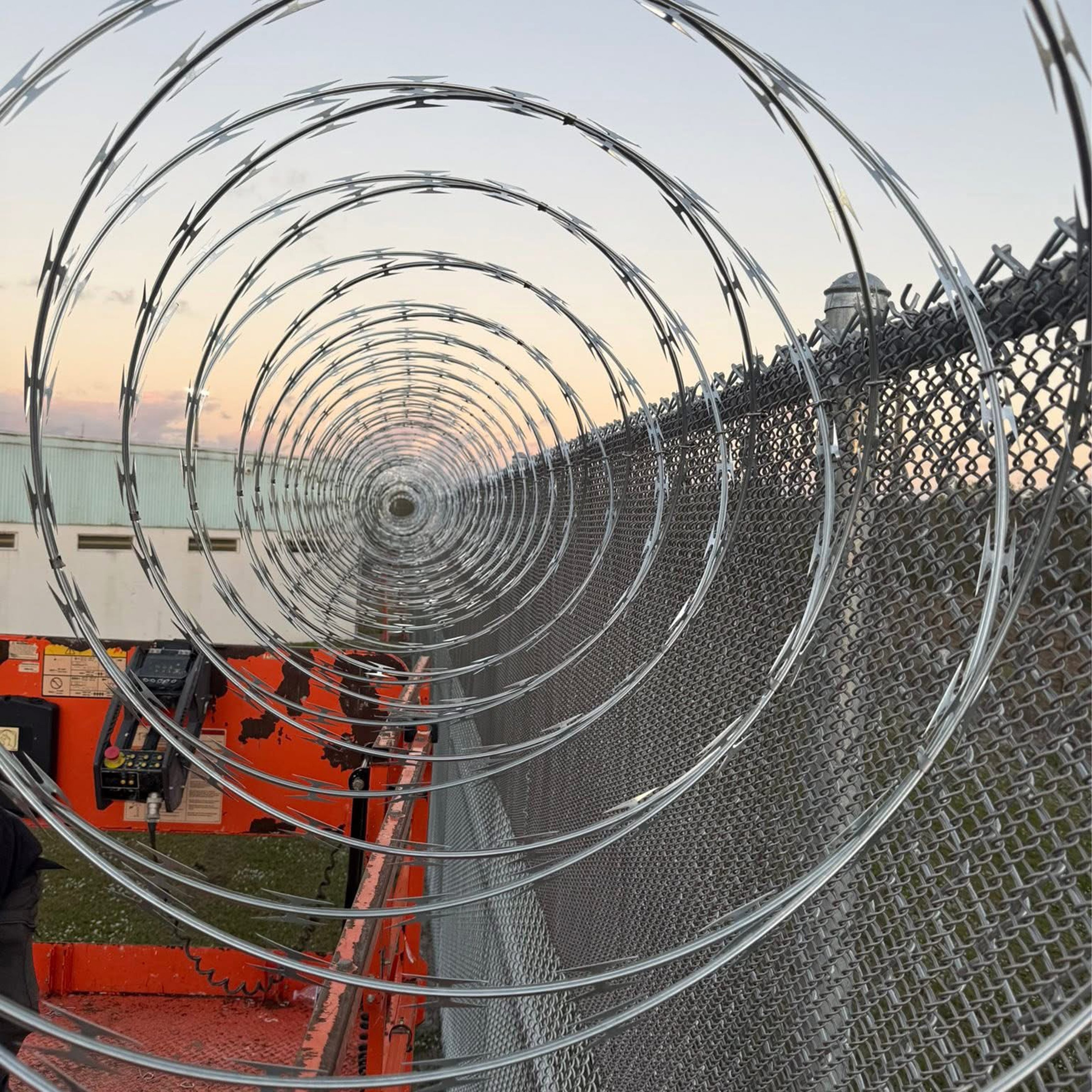 Chain Link 50' Razor Ribbon w/ 12