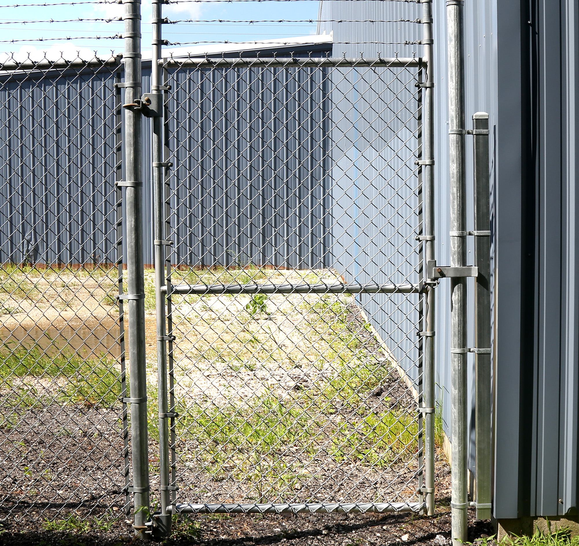 Dog getting under chain link fence hotsell