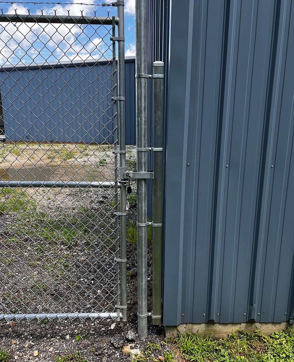 puppy post gap filler chain link fence